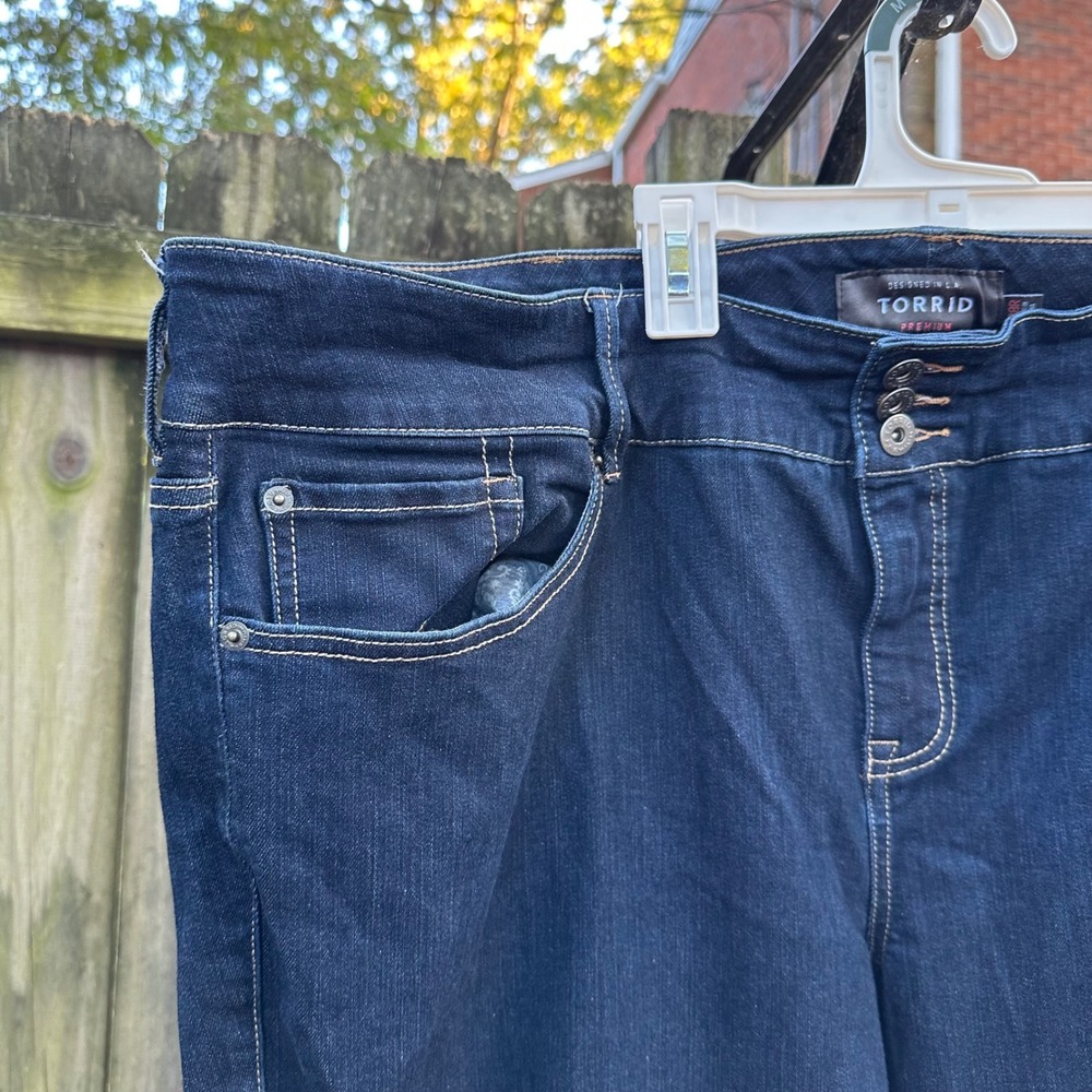 Torrid Premium Jeggings Super Soft Dark Wash High Rise Button Up Plus Size 28R - Picture 4 of 11